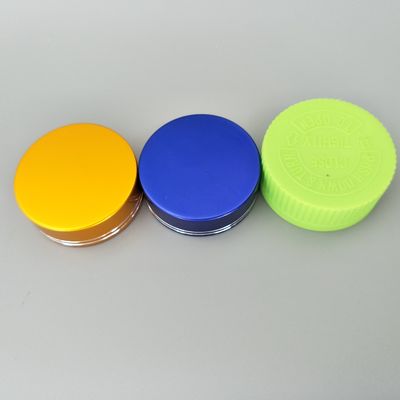 PE Plastik Şişe Vidalı Kapaklar ISO9001 Çocukların Açamayacağı 38mm Plastik Kapaklar